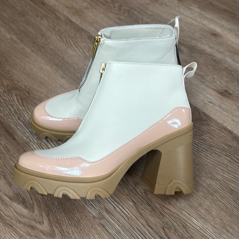 Women’s Sorel Brex Chalk Peach Platform Heeled Waterproof Chelsea Size 7.5 USA